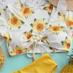 ZAFUL Sunflower Cinched Ribbed swim top. Size 6